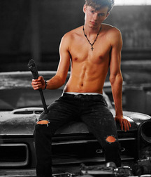 shirtless boys 5c813ddb014c4.jpg