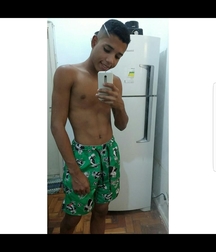 shirtless boys 5c8557860b460.jpg