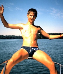 shirtless boys 5c855b67cf9f3.jpg