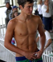 shirtless boys 5c9337be0f216.jpg