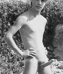 Boys with a boner 5c936a339903f.jpg
