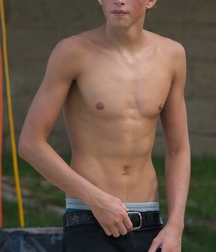 shirtless boys 5c93f1f18c98e.jpg