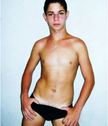 shirtless boys 5c9734331eec8.jpg
