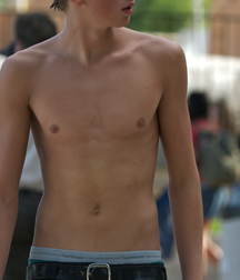 shirtless boys 5c9735e29ae43.jpg