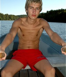 shirtless boys 5cc71370ddfee.jpg