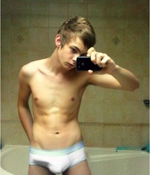 shirtless boys 5ccb123293784.jpg