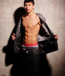 shirtless boys 5ccb125316663.jpg