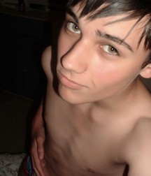 shirtless boys 5ccb129788068.jpg