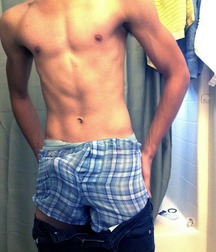 shirtless boys 5ccb1451268b5.jpg