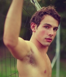 shirtless boys 5ccb1488ee98b.jpg