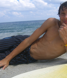 shirtless boys 5cd3e3c3eddcf.jpg