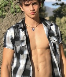 Boys 5cd67738b82eb.jpg