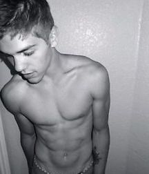 shirtless boys 5cd988fe05a92.jpg