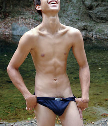 shirtless boys 5cd98a108d732.jpg