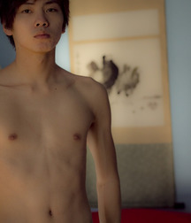 shirtless boys 5cd98a9a2466e.jpg