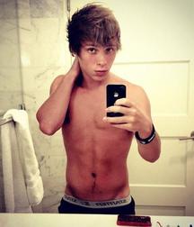 shirtless boys 5cd98b1b6963f.jpg