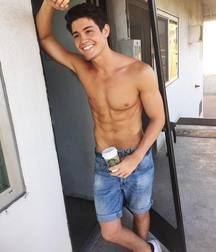 shirtless boys 5cdeed4627c0d.jpg