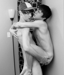 boys nude 5cdf1557783ae.jpg