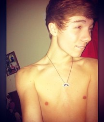 shirtless boys 5ce2a97ff3472.jpg