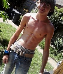 shirtless boys 5ce2aa05eeef6.jpg