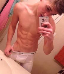 shirtless boys 5ce2aa2109a36.jpg