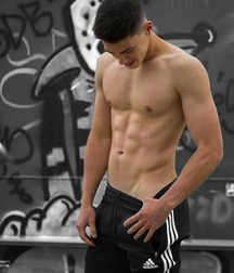 shirtless boys 5ce2ab37ed48d.jpg