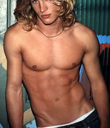 shirtless boys 5ce446d81e8c0.jpg