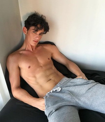 shirtless boys 5ce4485a5dba4.jpg