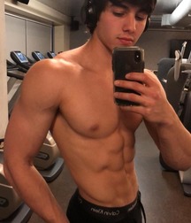 shirtless boys 5ce4487db0827.jpg