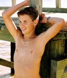 shirtless boys 5ce8fbda7f1e9.jpg