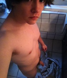 boys nude 5cea5d8e7834c.jpg