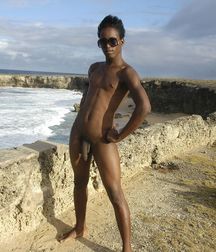 boys nude 5cea6150eb37e.jpg