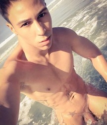 boys nude 5cefa620b499f.jpg