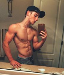 shirtless boys 5cefbe452273d.jpg