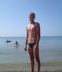 shirtless boys 5cf38d425ef81.jpg