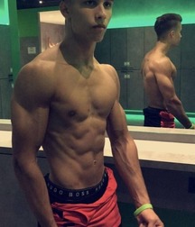 shirtless boys 5cf38d9ec621f.jpg