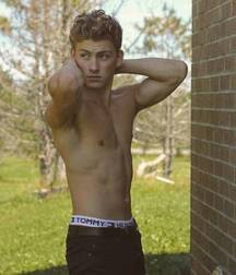 shirtless boys 5cf38ddb629e1.jpg