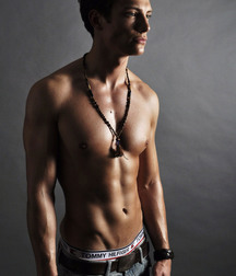shirtless boys 5cf38e03e3860.jpg
