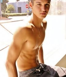 shirtless boys 5cfa905f83441.jpg