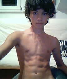 shirtless boys 5cfa92161359b.jpg
