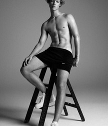 shirtless boys 5cfcb0025ce9a.jpg