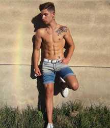 shirtless boys 5cfcb1cece19d.jpg