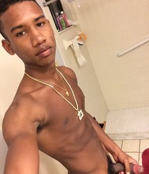 Boys with a boner 5cfdf5da4425e.jpg