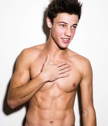 shirtless boys 5d035327c300c.jpg