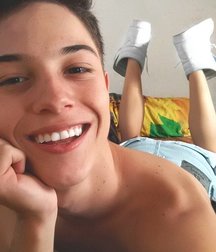 Boys 5d03e38b79f49.jpg