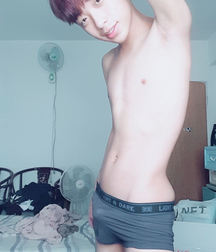 shirtless boys 5d0400c7469a5.jpg