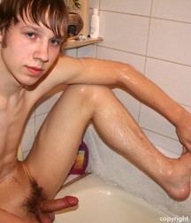 Boys with a boner 5d04cb1d750df.jpg