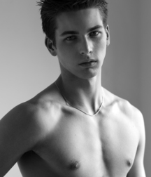 shirtless boys 5d054e98866a5.jpg