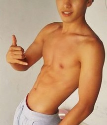 shirtless boys 5d0dcfc65c981.jpg