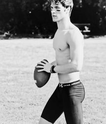 shirtless boys 5d0dd35759ff7.jpg
